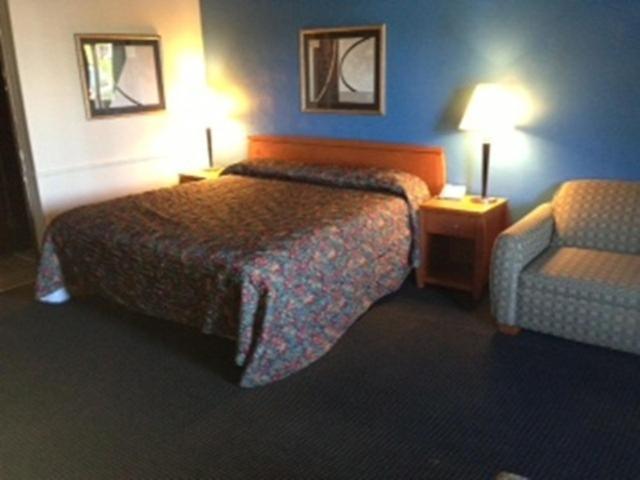 Budget Inn - Madison Room photo