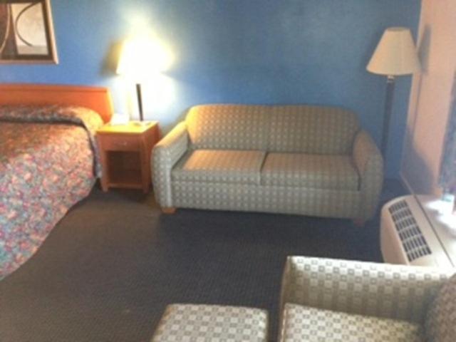 Budget Inn - Madison Room photo